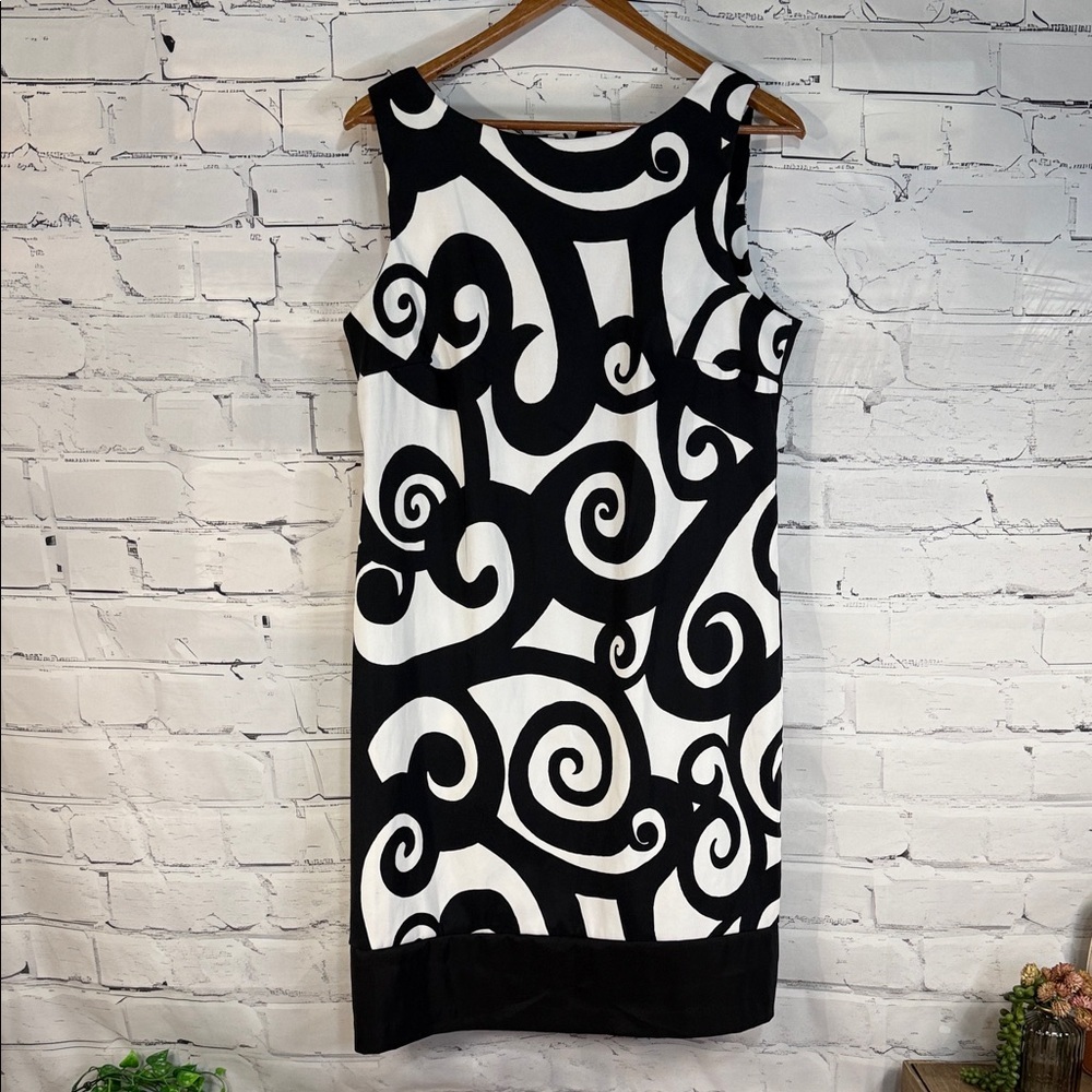 AGB Dress Monochrome Swirl Midi Dress 1/2 zip closure
